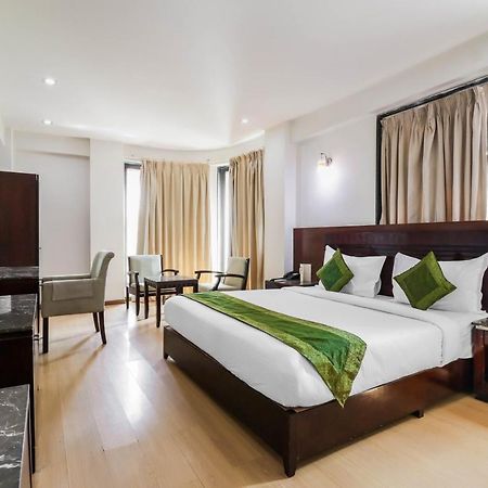 Treebo Trend Hotel Parker Ahmedabad Exterior foto